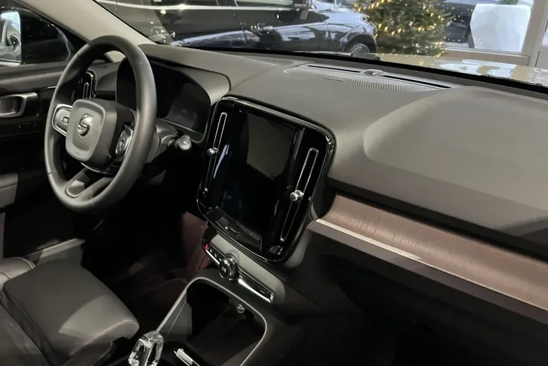 Volvo XC40 din 2024 cu 25.473 km - oferta VOL184659 - foto 12