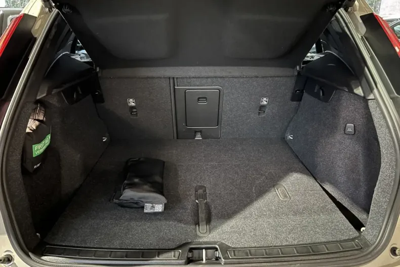 Volvo XC40 din 2024 cu 25.473 km - oferta VOL184659 - foto 14