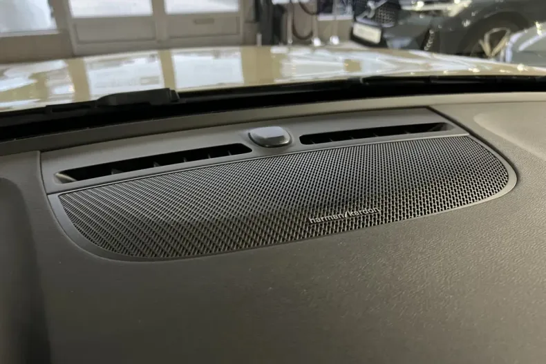 Volvo XC40 din 2024 cu 25.473 km - oferta VOL184659 - foto 18