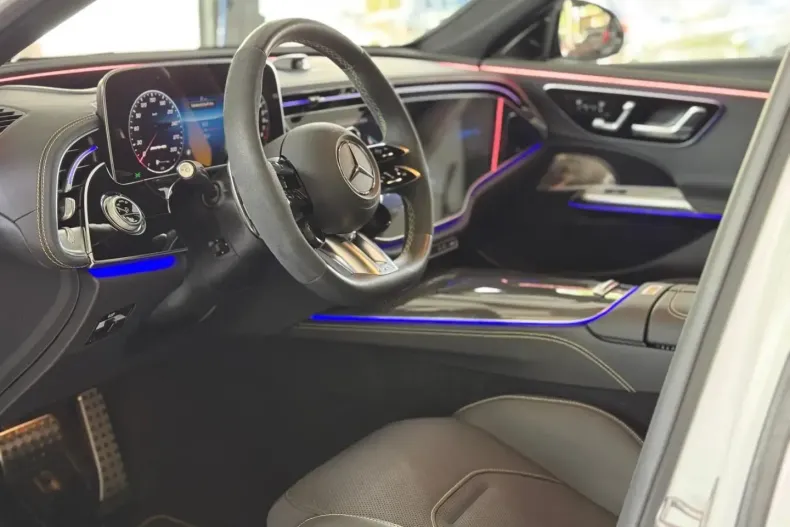 Mercedes-Benz E 53 AMG (Clasa E) din 2024 cu 9.000 km - oferta MER184660 - foto 11