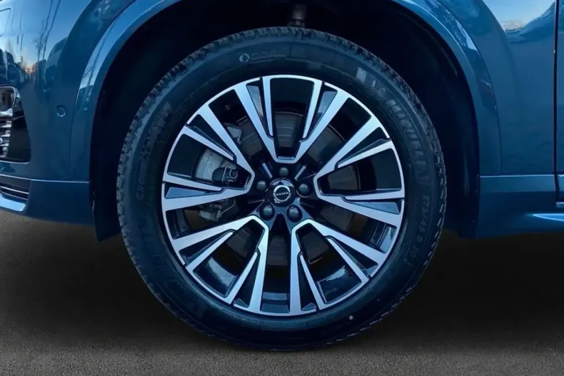 Volvo XC90 din 2024 cu 9.994 km - oferta VOL184678 - foto 8