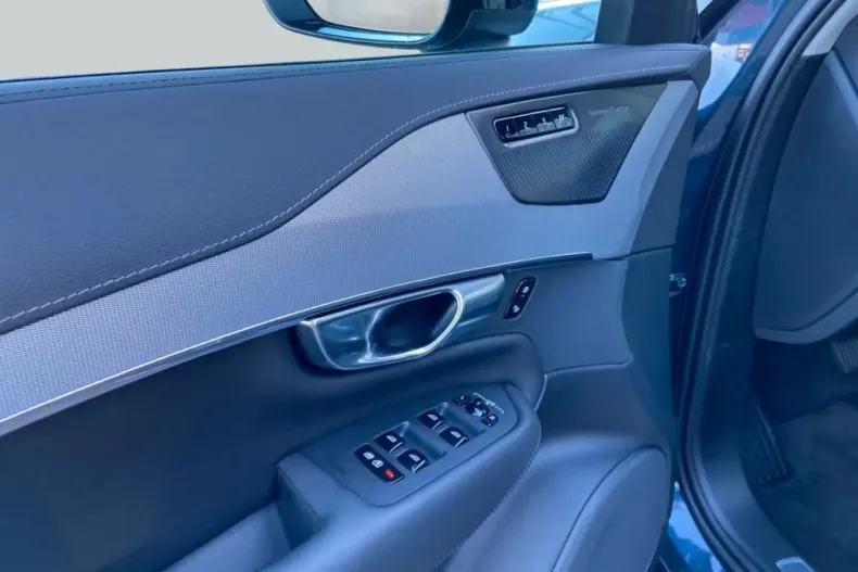 Volvo XC90 din 2024 cu 9.994 km - oferta VOL184678 - foto 16