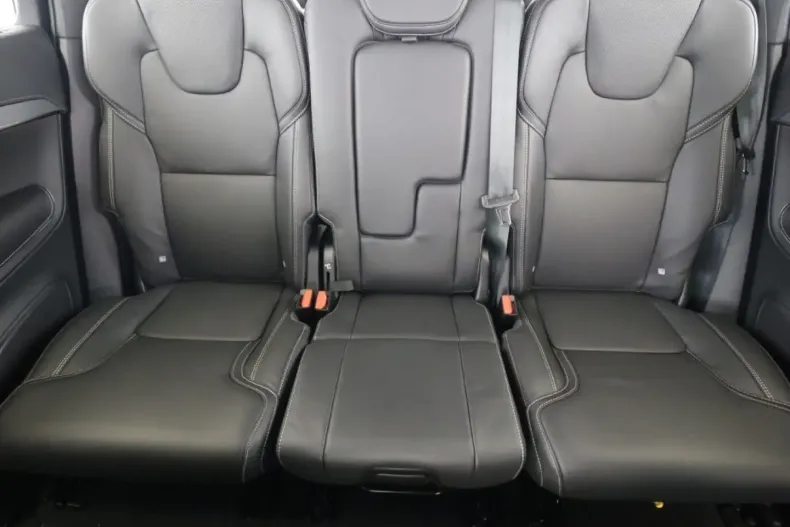 Volvo XC90 din 2024 cu 20.100 km - oferta VOL184679 - foto 11