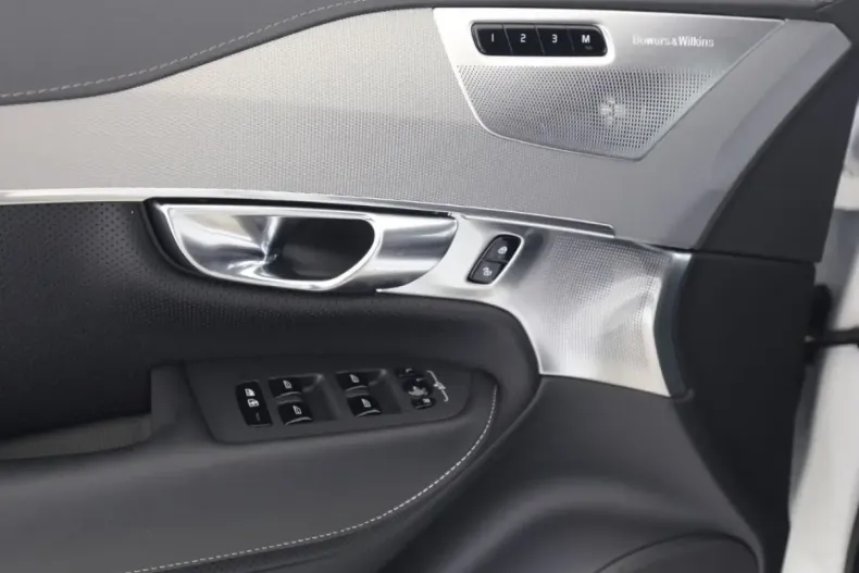 Volvo XC90 din 2024 cu 20.100 km - oferta VOL184679 - foto 12