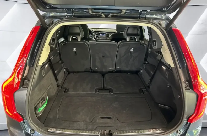 Volvo XC90 din 2024 cu 31.940 km - oferta VOL184682 - foto 16