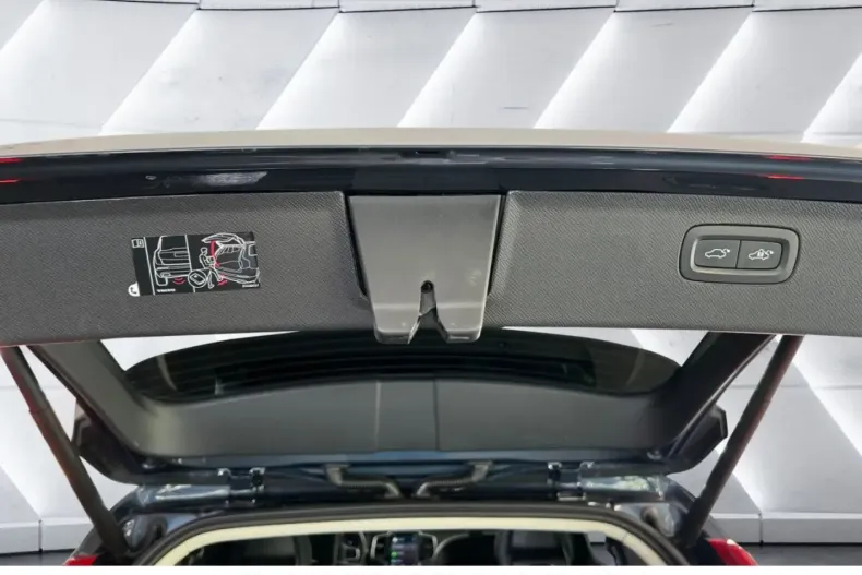 Volvo XC90 din 2024 cu 31.940 km - oferta VOL184682 - foto 18