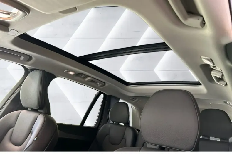 Volvo XC90 din 2024 cu 31.940 km - oferta VOL184682 - foto 23