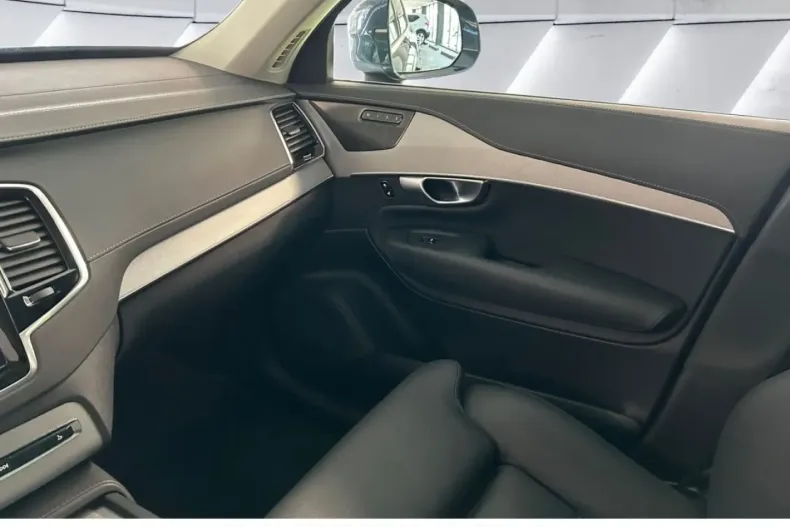 Volvo XC90 din 2024 cu 31.940 km - oferta VOL184682 - foto 26