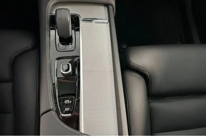 Volvo XC90 din 2024 cu 31.940 km - oferta VOL184682 - foto 34