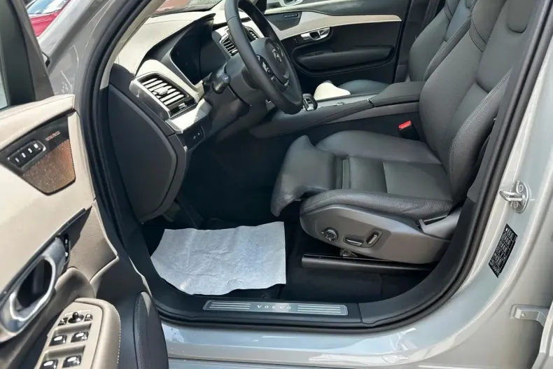 Volvo XC90 din 2024 cu 16.761 km - oferta VOL184683 - foto 11