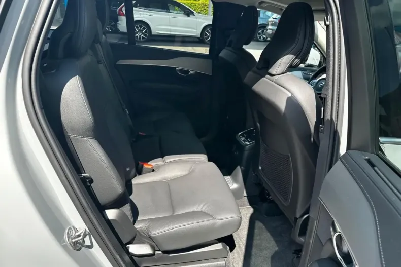 Volvo XC90 din 2024 cu 16.761 km - oferta VOL184683 - foto 14