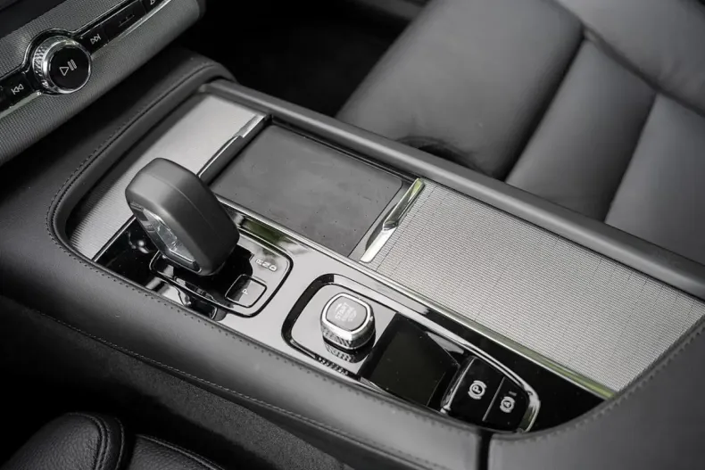 Volvo XC90 din 2024 cu 15.800 km - oferta VOL184684 - foto 16