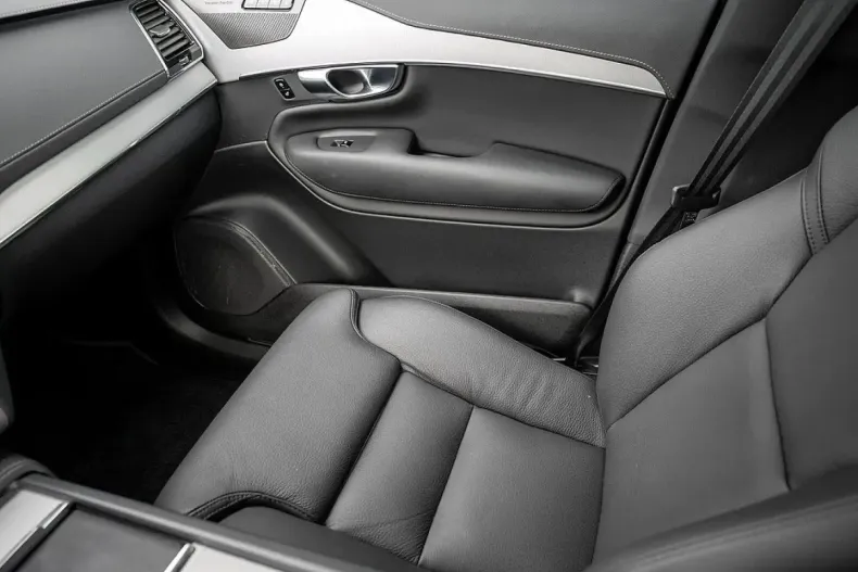 Volvo XC90 din 2024 cu 15.800 km - oferta VOL184684 - foto 17