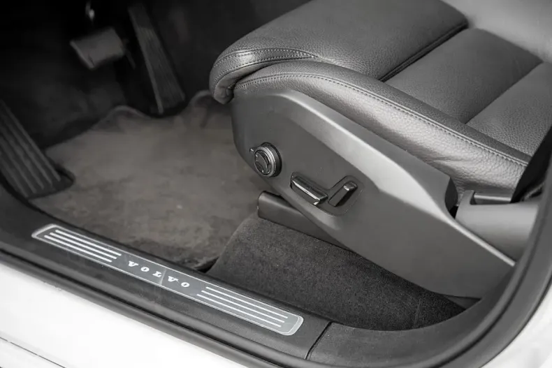 Volvo XC90 din 2024 cu 15.800 km - oferta VOL184684 - foto 20