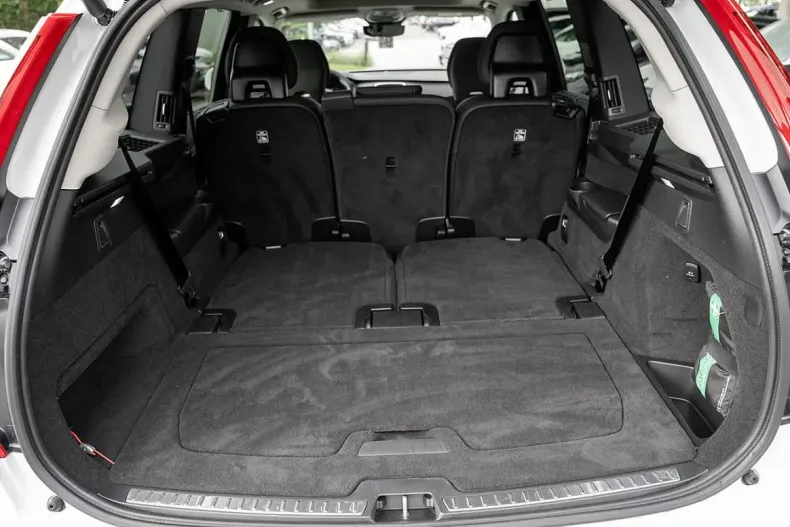 Volvo XC90 din 2024 cu 15.800 km - oferta VOL184684 - foto 21