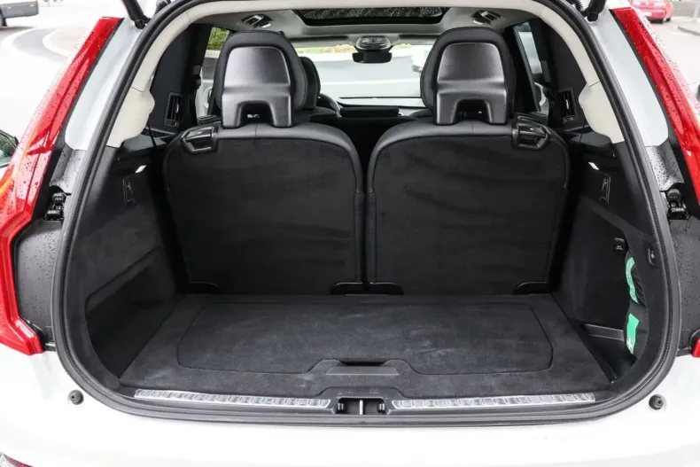 Volvo XC90 din 2024 cu 20.300 km - oferta VOL184685 - foto 11