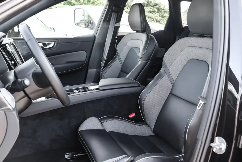 Volvo XC60 din 2024 cu 11.651 km - oferta VOL184686 - foto 7