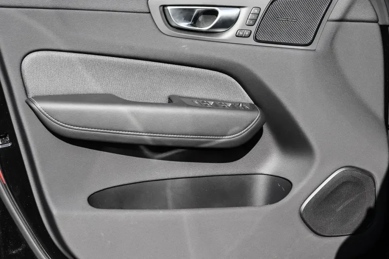 Volvo XC60 din 2024 cu 11.651 km - oferta VOL184686 - foto 10