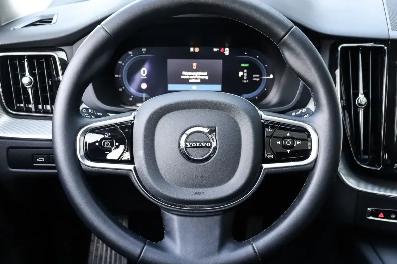 Volvo XC60 din 2025 cu 24.715 km - oferta VOL184689 - foto 6