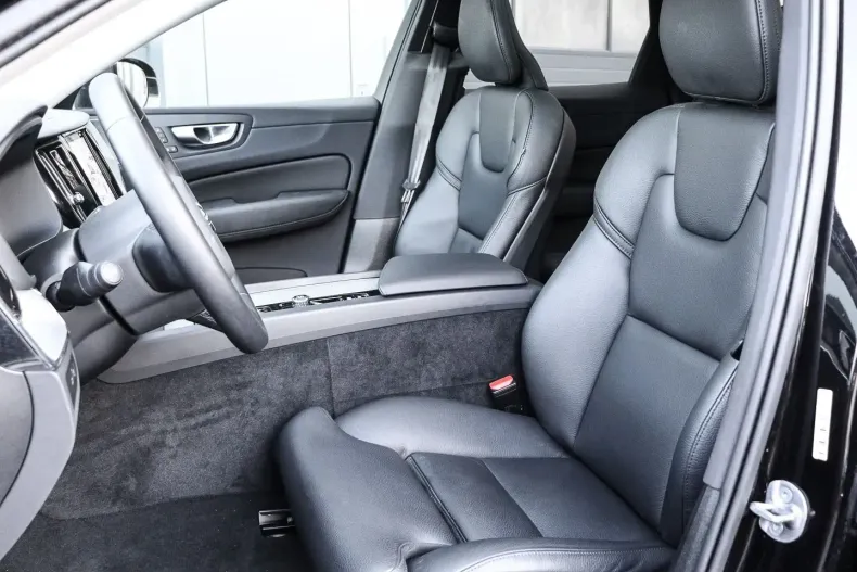 Volvo XC60 din 2025 cu 24.715 km - oferta VOL184689 - foto 7