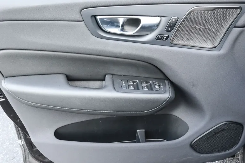 Volvo XC60 din 2025 cu 24.715 km - oferta VOL184689 - foto 10