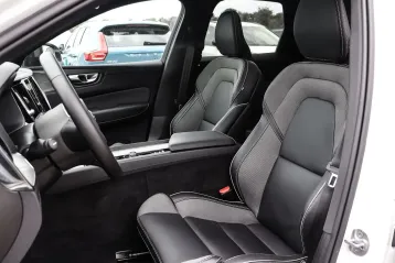 Volvo XC60 din 2024 - oferta VOL184691