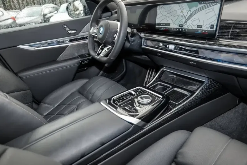 BMW 750 (Seria 7) din 2024 cu 44.878 km - oferta BMW184695 - foto 13