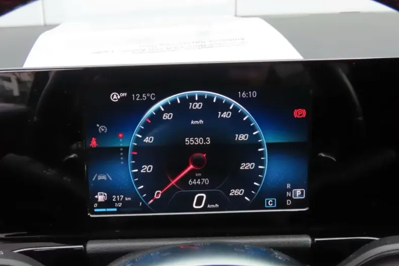 Mercedes-Benz GLA 200 (Clasa GLA) din 2021 cu 64.465 km - oferta MER184698 - foto 9