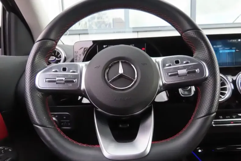 Mercedes-Benz GLA 200 (Clasa GLA) din 2021 cu 64.465 km - oferta MER184698 - foto 17