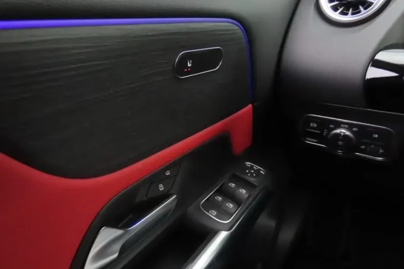 Mercedes-Benz GLA 200 (Clasa GLA) din 2021 cu 64.465 km - oferta MER184698 - foto 21