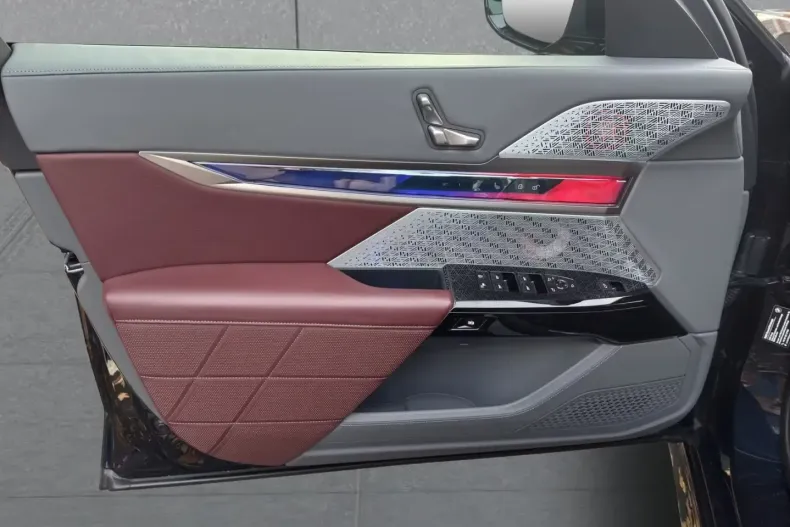 BMW 740 (Seria 7) din 2024 cu 42.890 km - oferta BMW184704 - foto 8