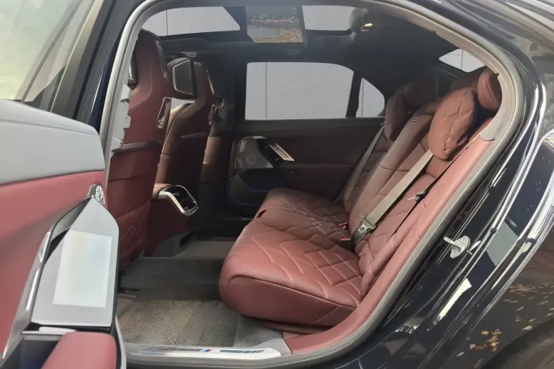 BMW 740 (Seria 7) din 2024 cu 42.890 km - oferta BMW184704 - foto 12