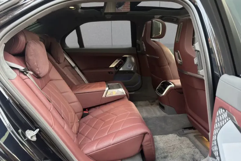 BMW 740 (Seria 7) din 2024 cu 42.890 km - oferta BMW184704 - foto 16