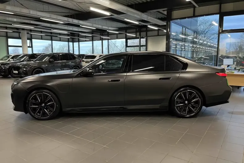 BMW 750 (Seria 7) din 2024 cu 69.400 km - oferta BMW184705 - foto 4