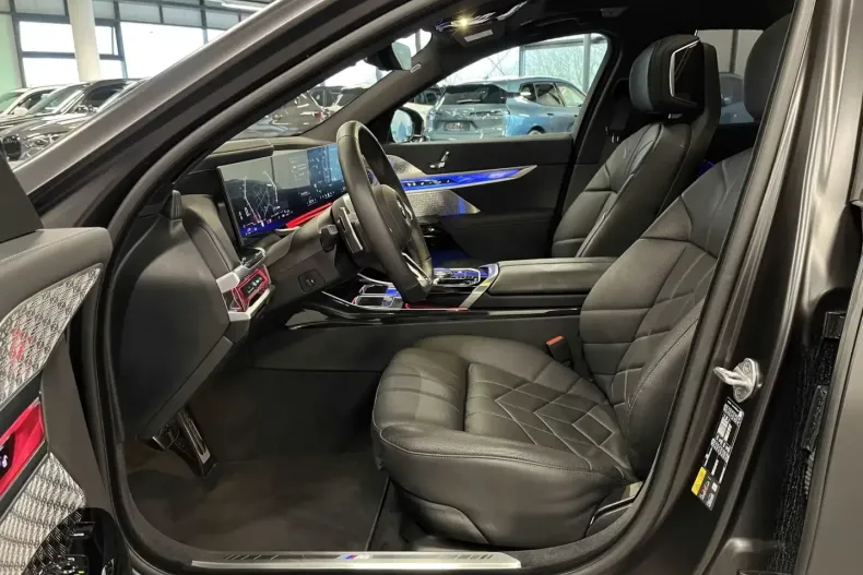 BMW 750 (Seria 7) din 2024 cu 69.400 km - oferta BMW184705 - foto 18