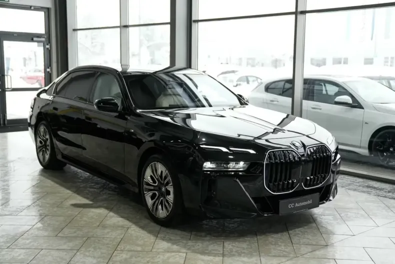 BMW 740 (Seria 7) din 2025 cu 35.635 km - oferta BMW184706 - foto 1