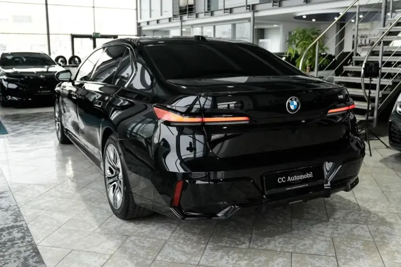 BMW 740 (Seria 7) din 2025 cu 35.635 km - oferta BMW184706 - foto 5