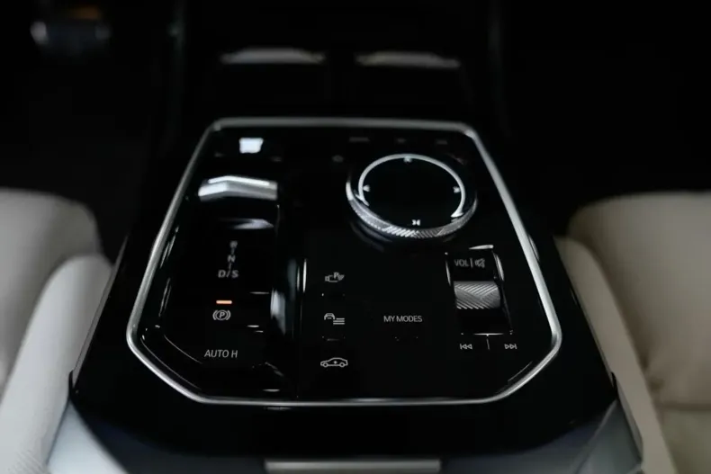 BMW 740 (Seria 7) din 2025 cu 35.635 km - oferta BMW184706 - foto 15