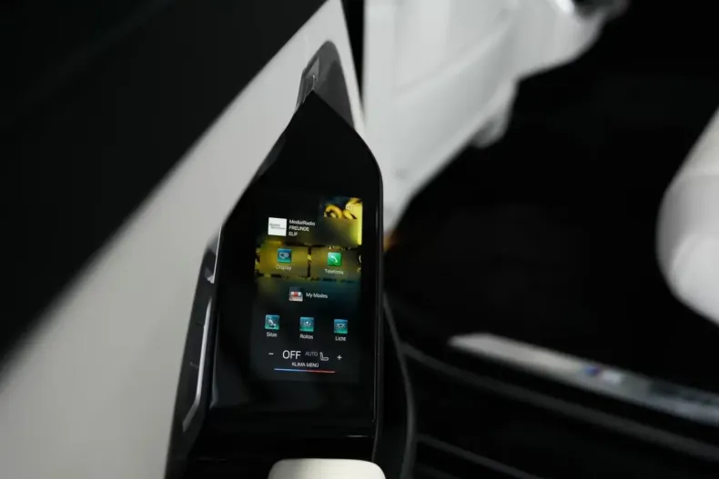 BMW 740 (Seria 7) din 2025 cu 35.635 km - oferta BMW184706 - foto 23