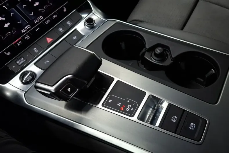 Audi A6 din 2022 cu 70.598 km - oferta AUD184713 - foto 10