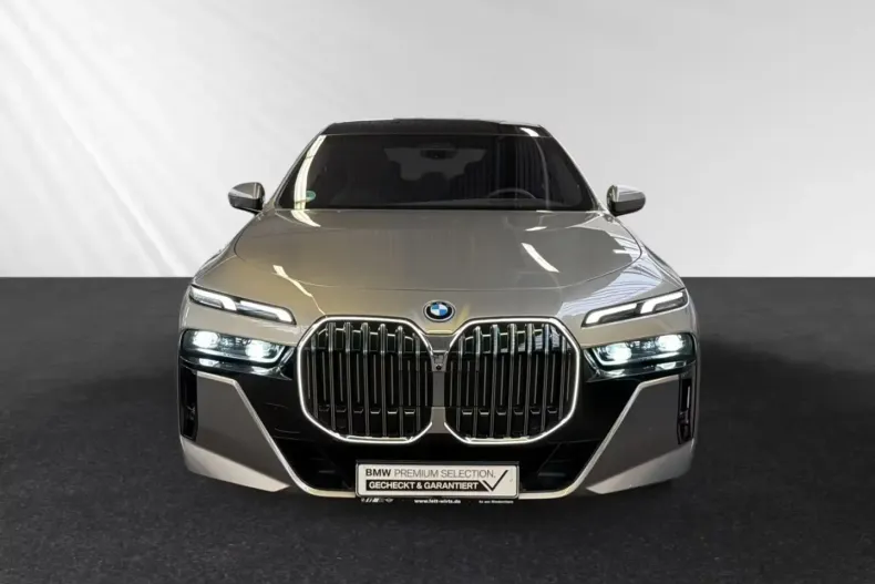 BMW 750 (Seria 7) din 2024 cu 39.072 km - oferta BMW184724 - foto 2