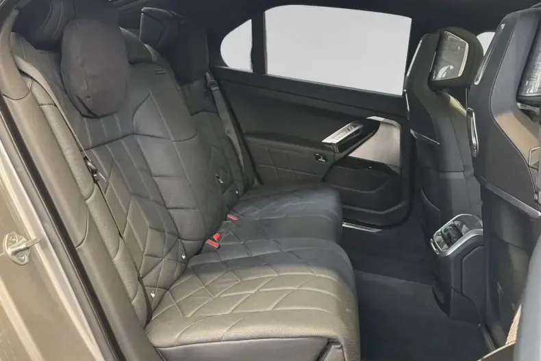 BMW 750 (Seria 7) din 2024 cu 39.072 km - oferta BMW184724 - foto 11