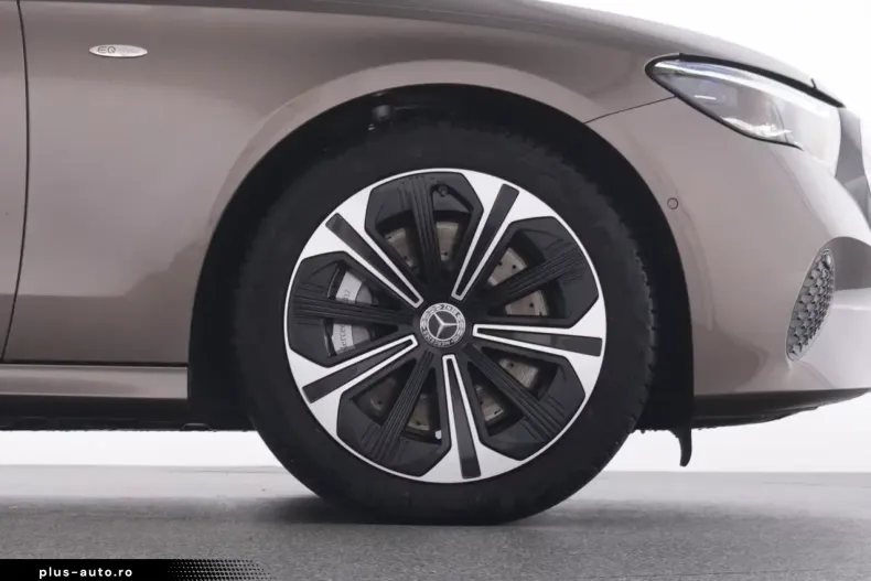 Mercedes-Benz E 300 (Clasa E) din 2025 cu 8.074 km - oferta MER184726 - foto 13