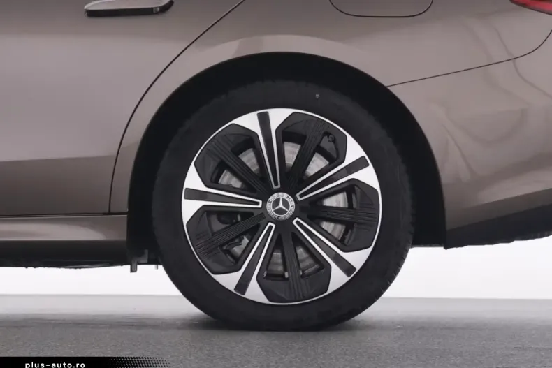 Mercedes-Benz E 300 (Clasa E) din 2025 cu 8.074 km - oferta MER184726 - foto 16