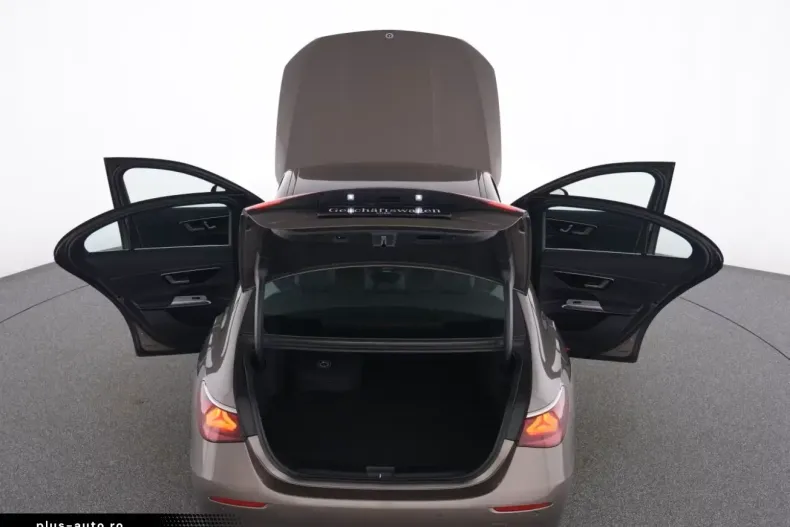 Mercedes-Benz E 300 (Clasa E) din 2025 cu 8.074 km - oferta MER184726 - foto 17