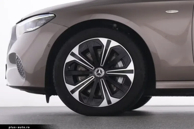 Mercedes-Benz E 300 (Clasa E) din 2025 cu 8.074 km - oferta MER184726 - foto 20