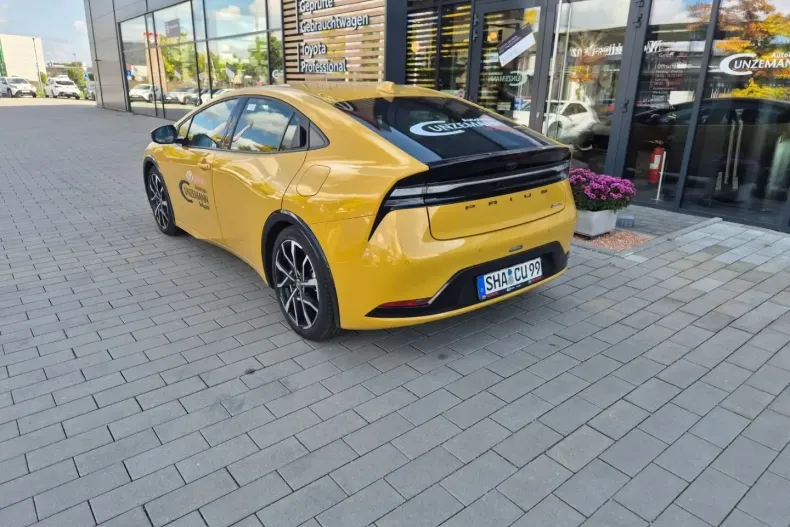 Toyota Prius din 2023 cu 9.250 km - oferta TOY184729 - foto 5