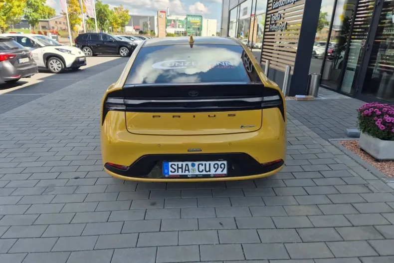 Toyota Prius din 2023 cu 9.250 km - oferta TOY184729 - foto 6