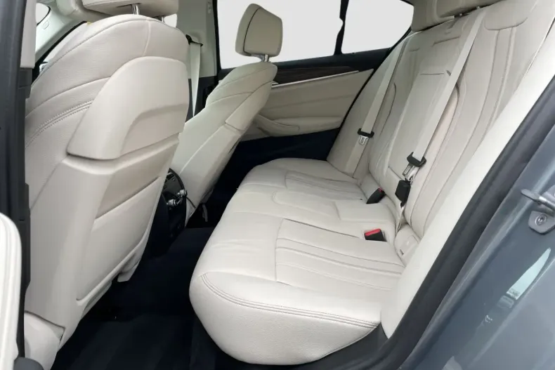 BMW 530 (Seria 5) din 2022 cu 35.442 km - oferta BMW184742 - foto 10