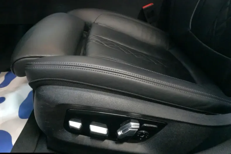 BMW 530 (Seria 5) din 2021 cu 43.296 km - oferta BMW184743 - foto 11